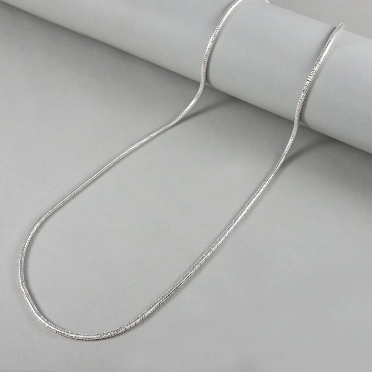 Arlys Sleek shiny Silver Chain everyday