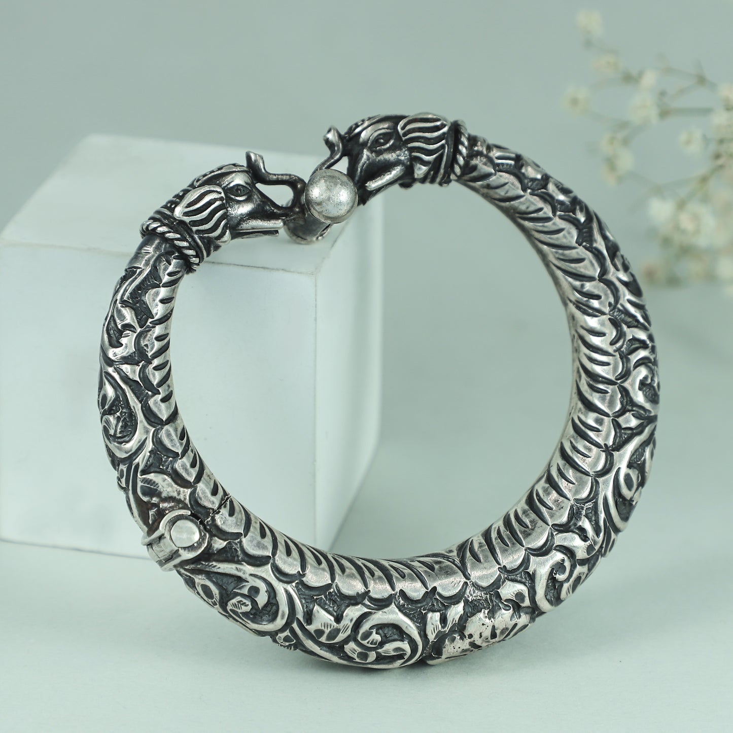 Ishri Beaming Silver Bangle