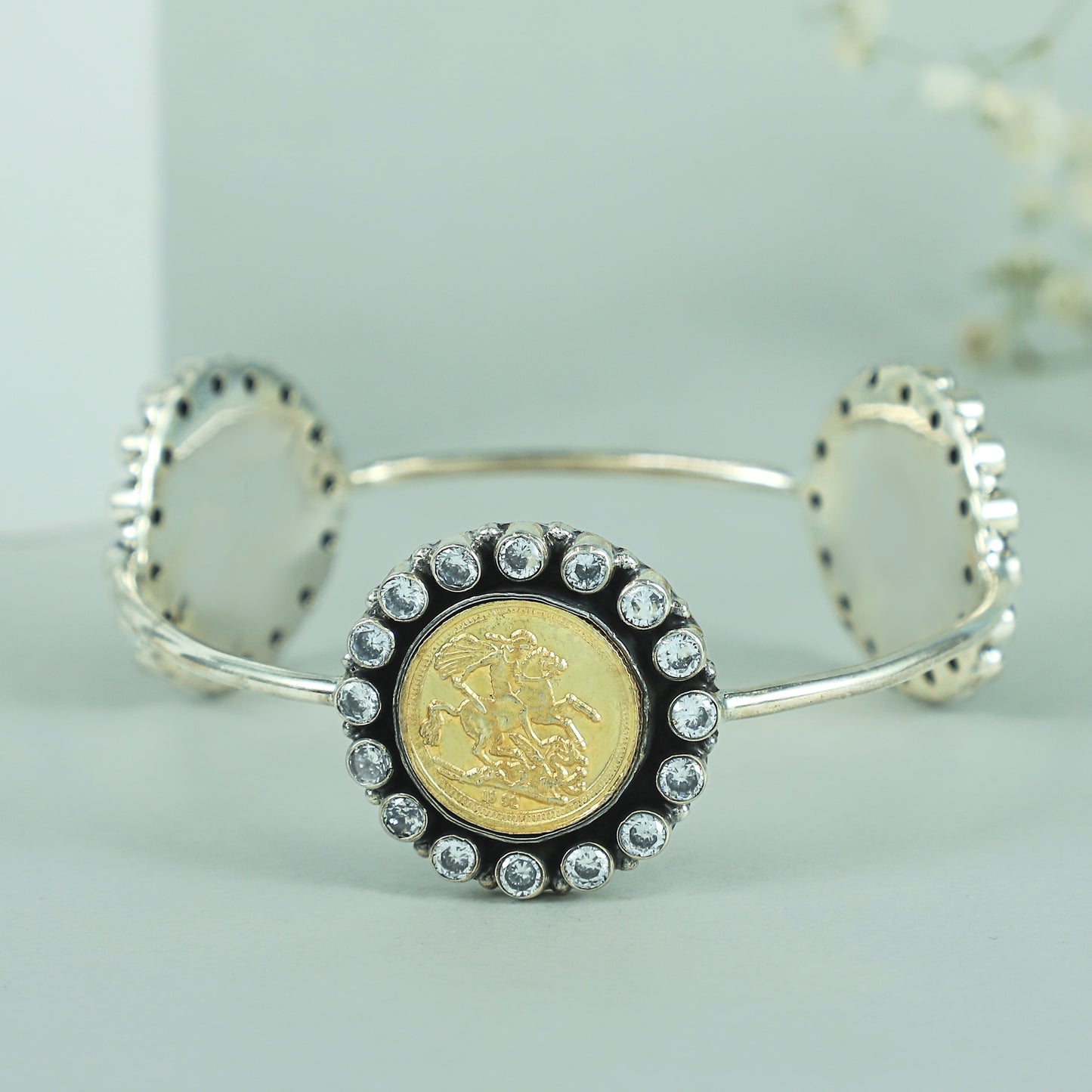 Yahvi Timeless Silver Bangle