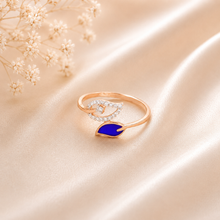 Diya Minimal Beauty Leaf Diamond Ring