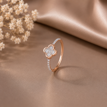 Vanya Eternal Flower Diamond Ring