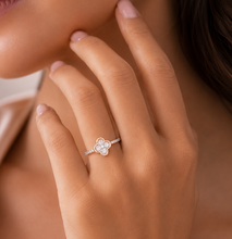 Vanya Eternal Flower Diamond Ring