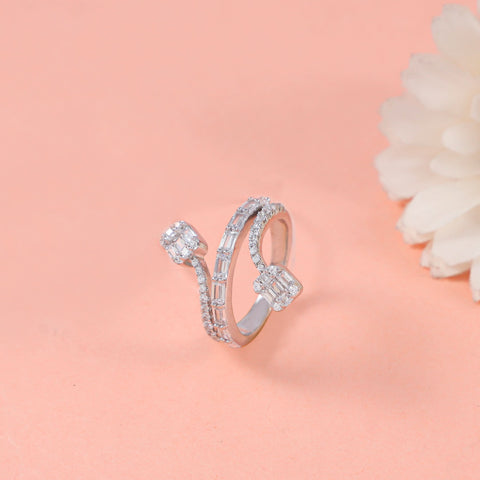 Graceful  Sleek  Radiant Design Cz Silver Ring