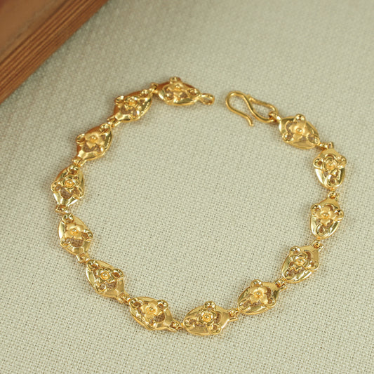 Moli Alluring Gold Bracelet