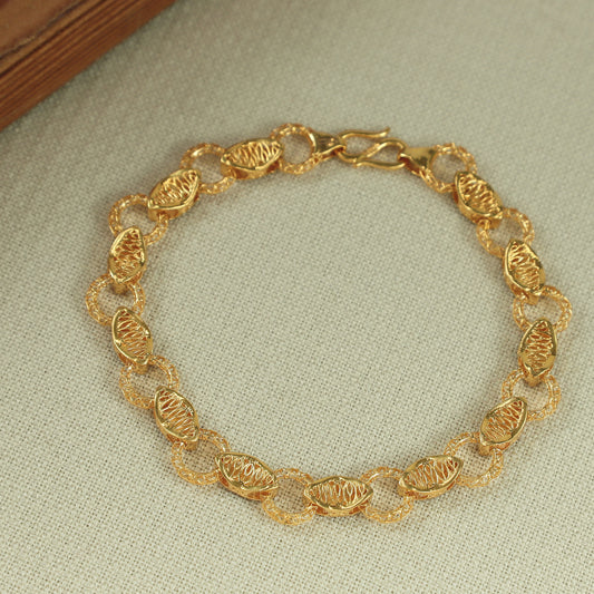 Gauri Ravishing Gold Bracelet