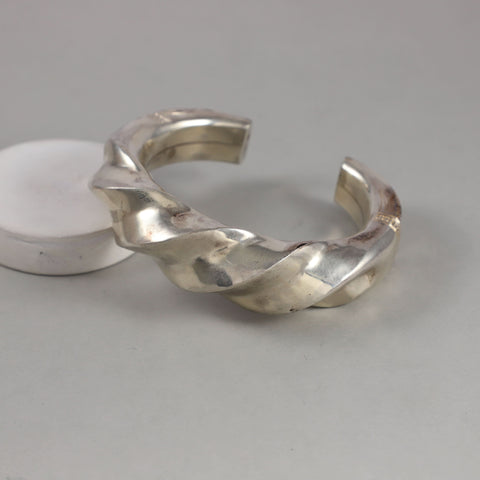 Kiran Modern Liva Wave Cuff Silver Bracelet