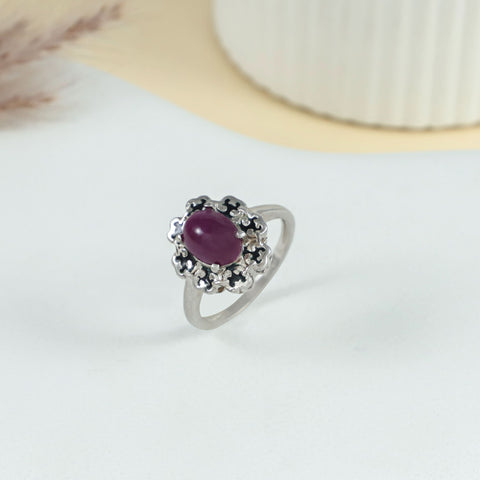 Vihana Antique Red Stone Flower Ring