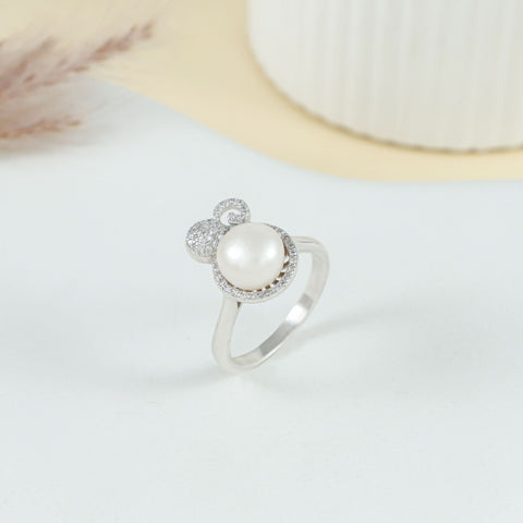 Zyra Royal Pearl Glow Silver Ring