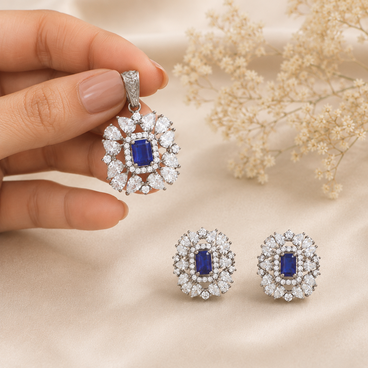 Yashvi Classic And Regal Pendant Set