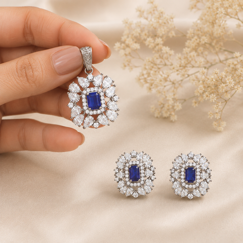 Yashvi Classic And Regal Pendant Set