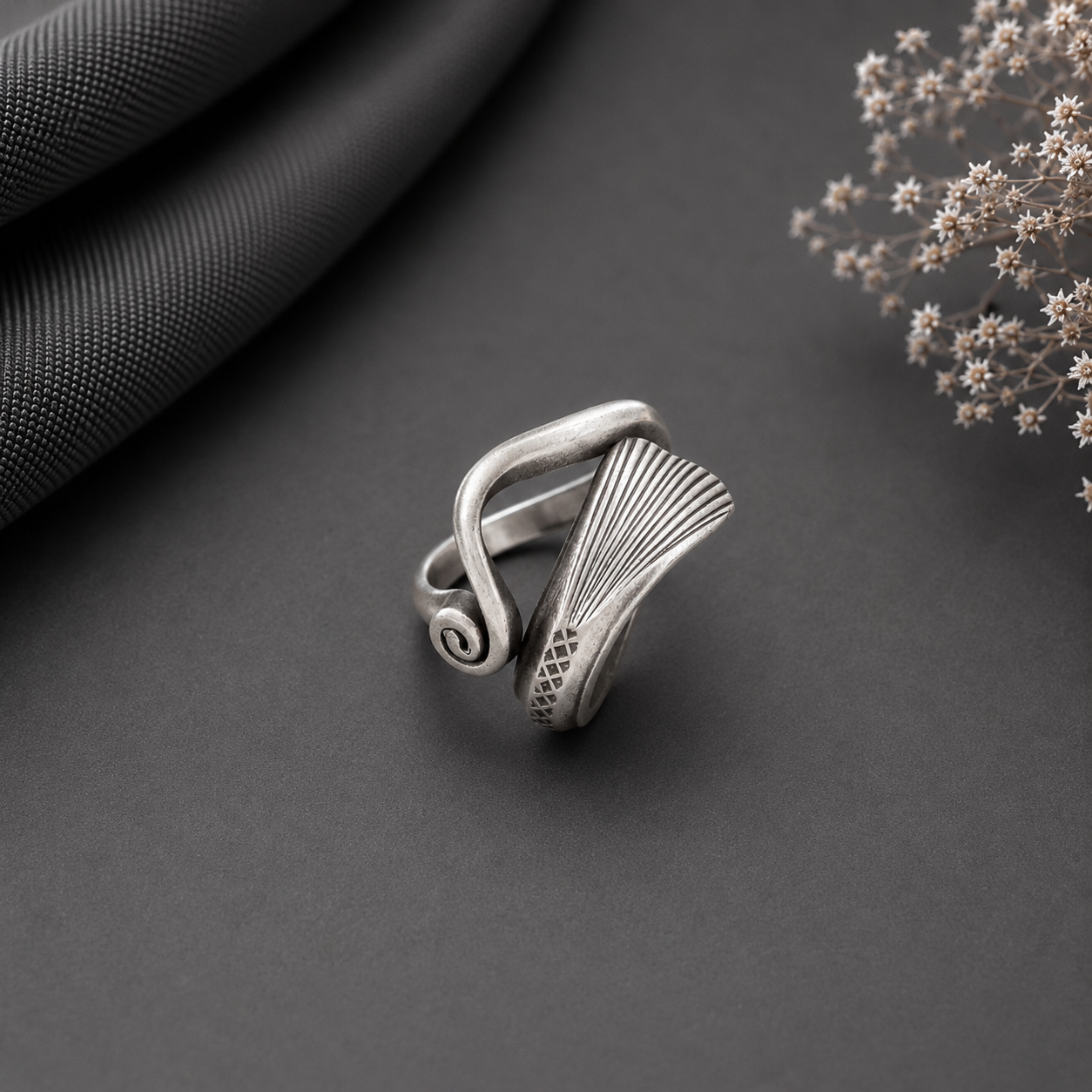 Avni Vintage Wave Silver Ring