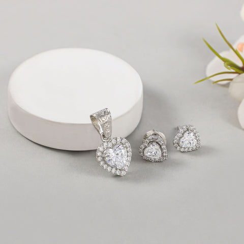 Pari Classy Heart Design Pendant Set