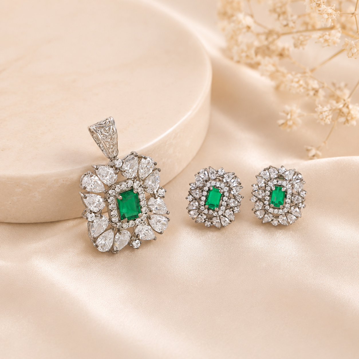 Trisha Emerald Green Stones Pendant Set