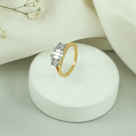 Ravina Gleaming Diamond Ring