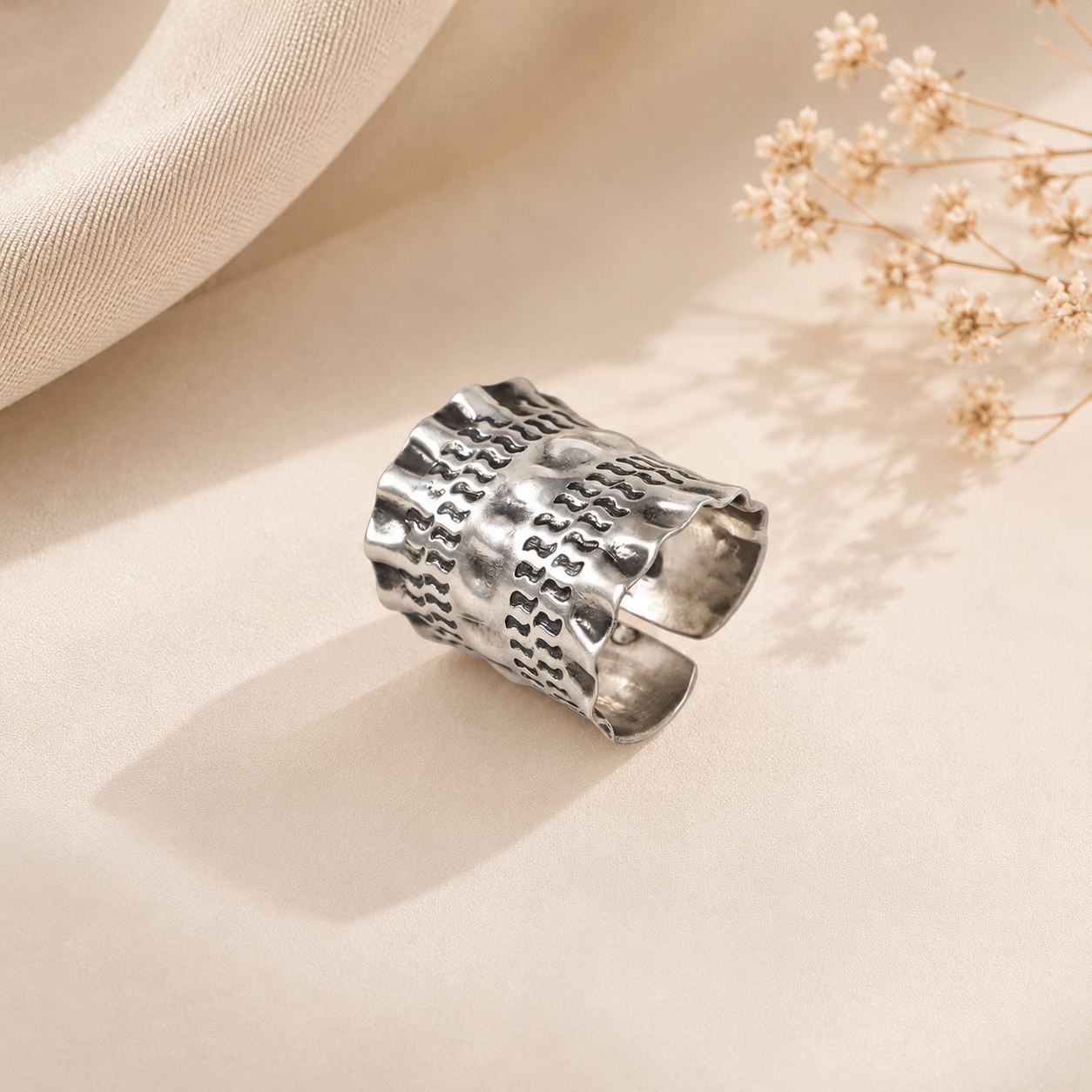 Yamini Ethnic Engraved Detailing Silver Ring