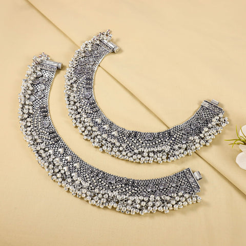 Inaaya Ghungroo Grace Silver Anklets