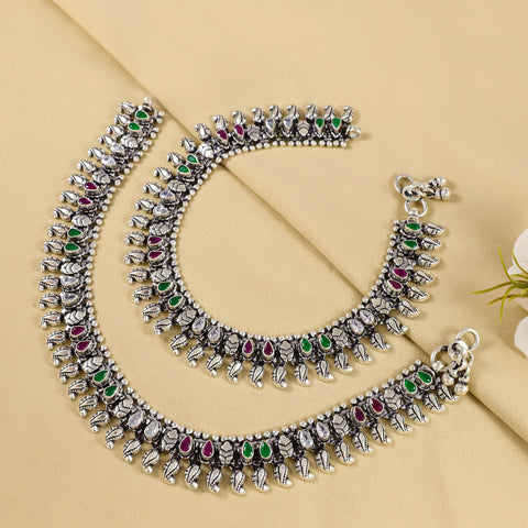 Jyoti Chandani Motif Silver Anklets