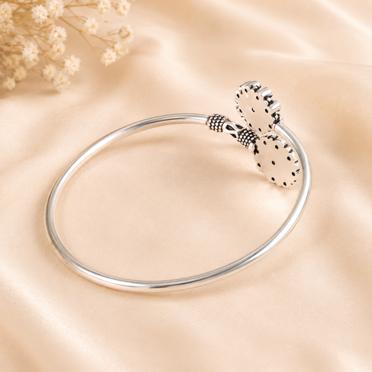 Shreya Timeless Floral Glow Silver Bracelet