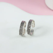 Manisha Ethereal Pattern Silver Toe Rings