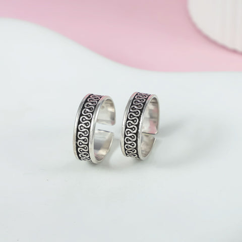Annu Elegant Wave Pattern Silver Toe Rings