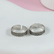 Annu Elegant Wave Pattern Silver Toe Rings