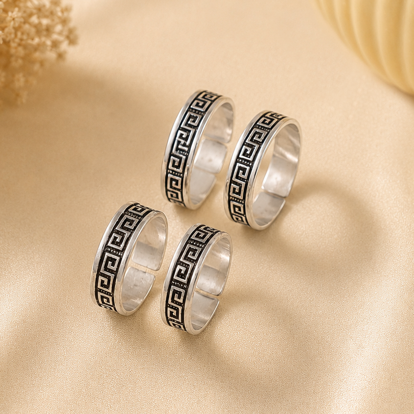 Rashmi Regal Greek Key Silver Toe Rings