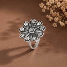 Reya Floral Art Silver Ring