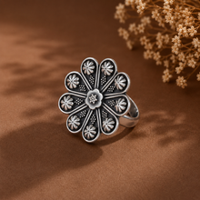 Reya Floral Art Silver Ring