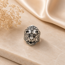 Anvay 3D Regal Lion Signet Silver Band For Him