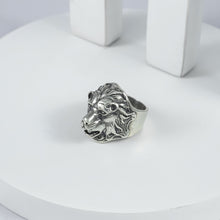 Anvay 3D Regal Lion Signet Silver Band For Him