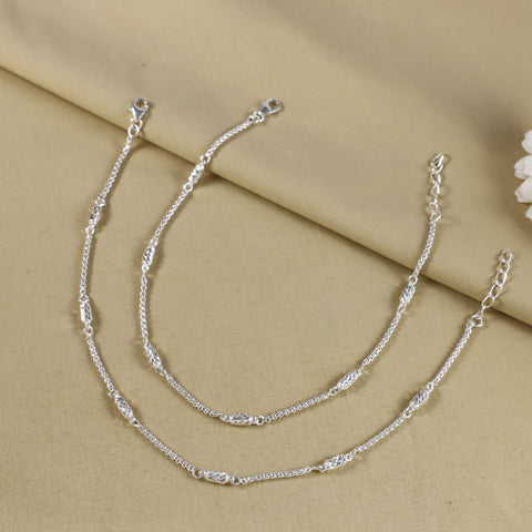 Bhuvika Twisted Charm Silver Anklets