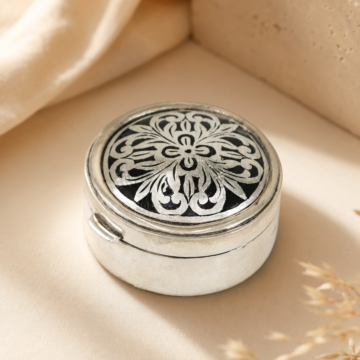 Trendy Silver Box