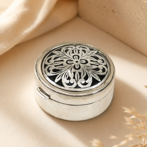 Trendy Silver Box