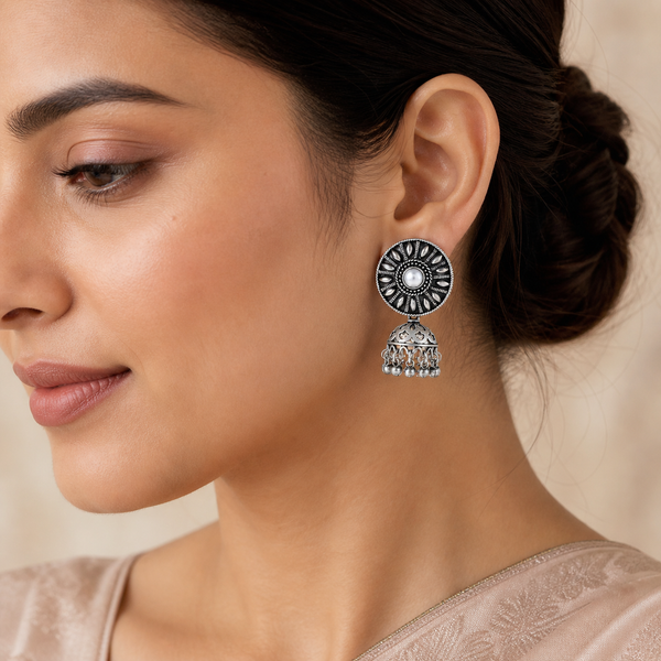 Himanshi Ethnic Glow Silver Jhumki