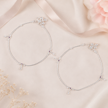 Trisha Simple Grace Silver Anklets