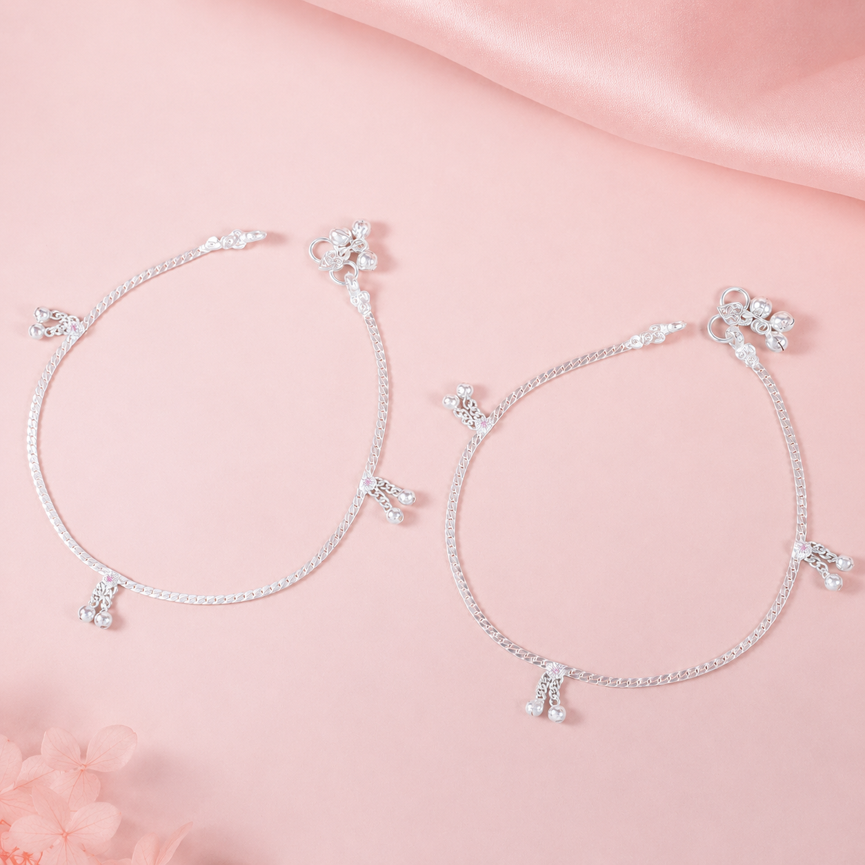 Mahira Simple Charm Drop Silver Anklets