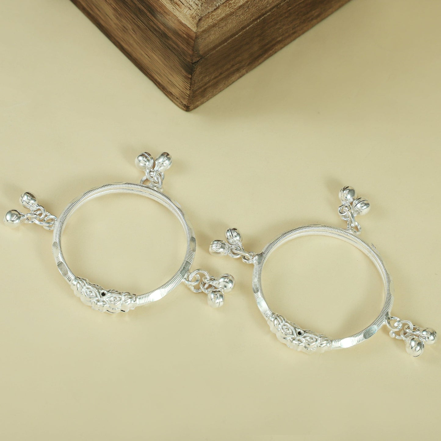 Prachi Silver Baby Bangles