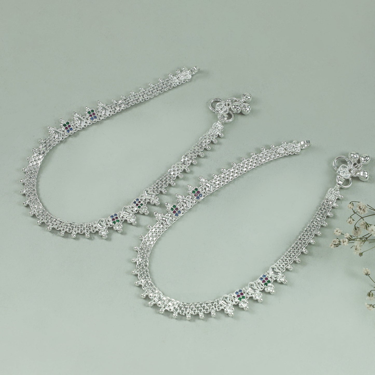 Aamani Elegant Silver Anklets