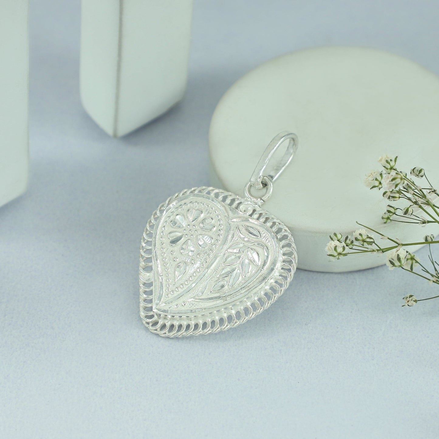 Ravishing Silver Pendant