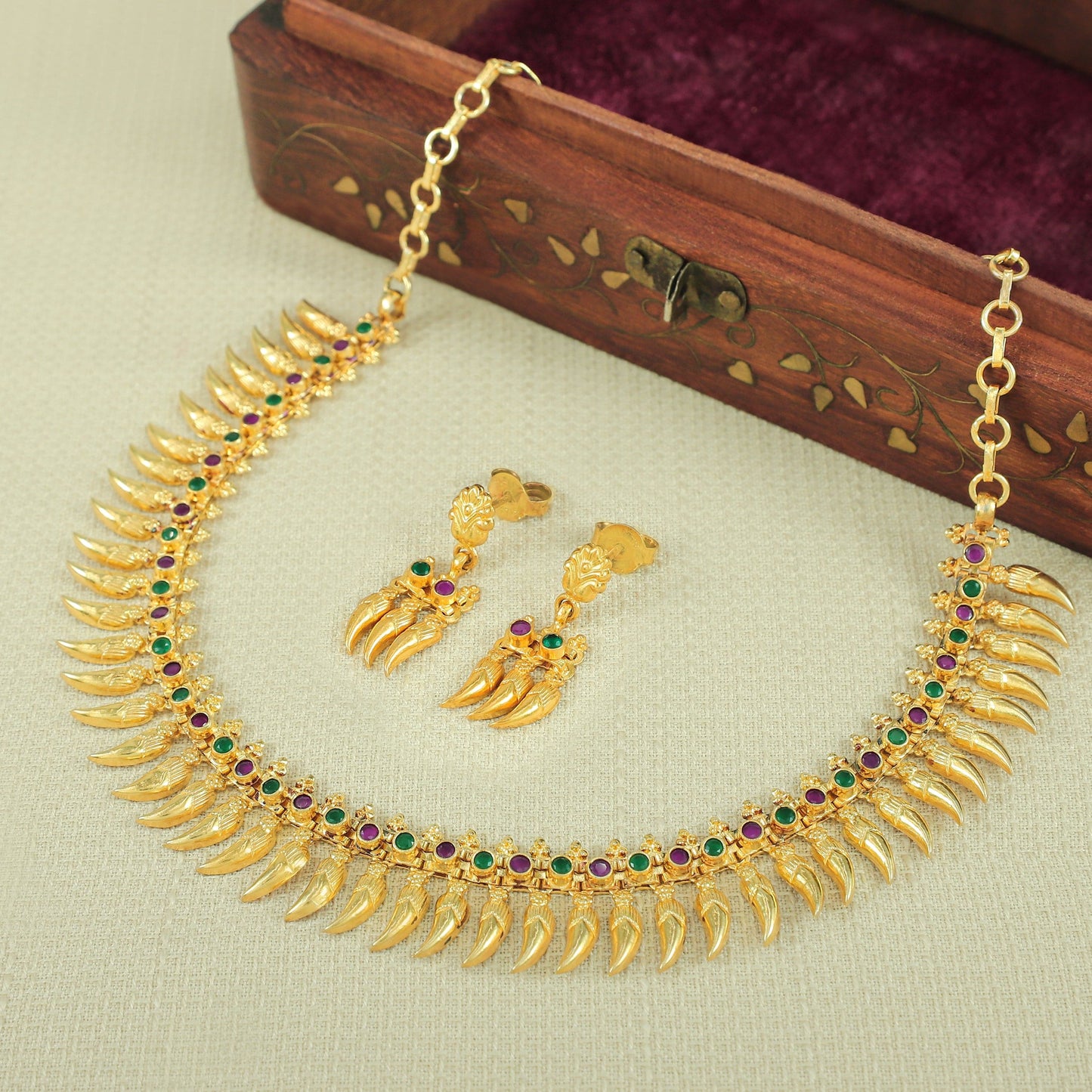 Zoya Gold Plated Leaf Silver Necklace Set