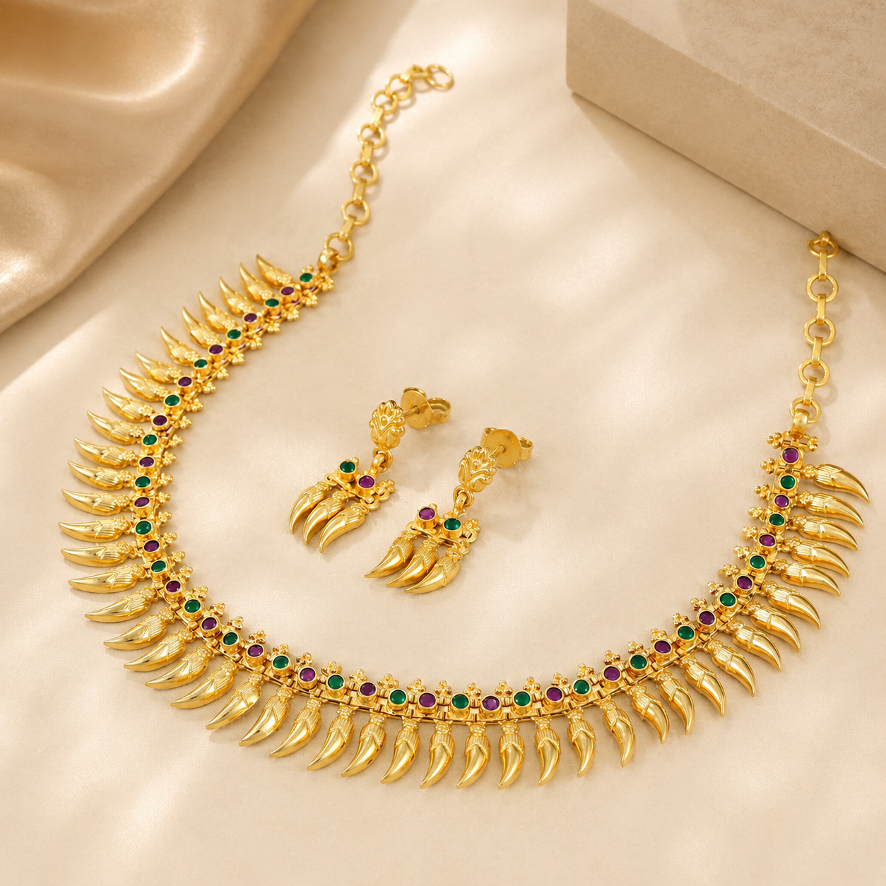 Rudrani Claw Style Silver Necklace Set