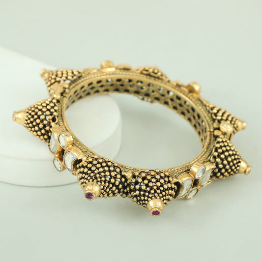 Saanjh Hinged Opening Silver Bangle