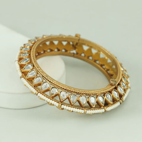 Aarohi Antique Kundan Pearl Silver Bangle