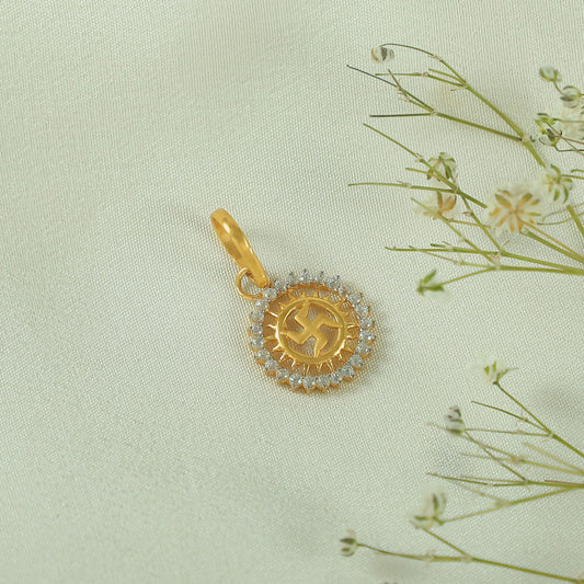 Classy Satiya Gold Pendant