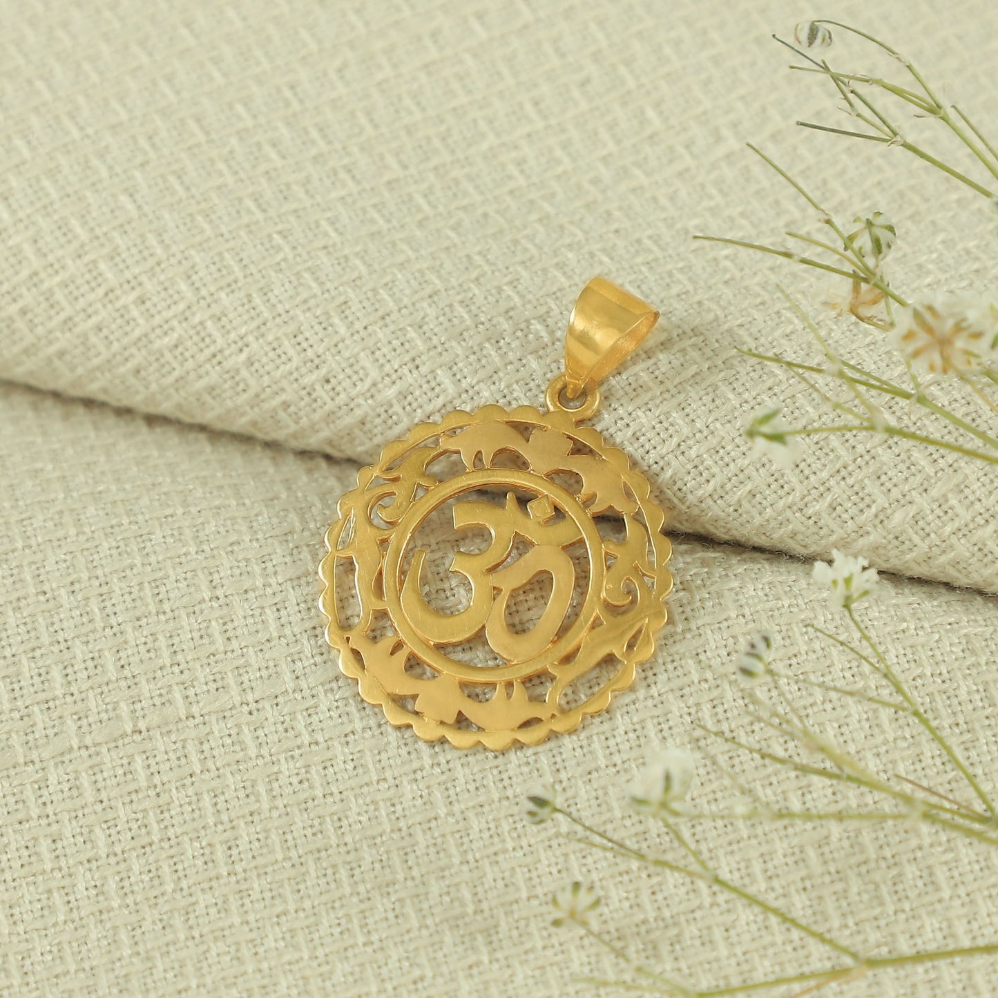 Dreamy OM Gold Pendant