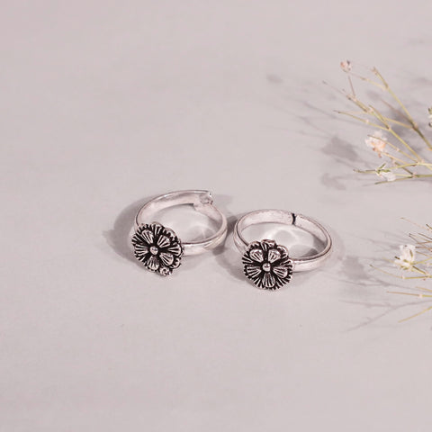 Divika Silver Toe Rings