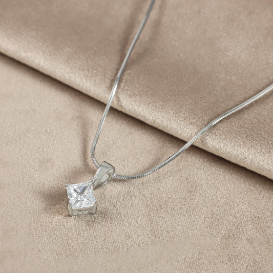 Elegant Silver Pendant With Chain