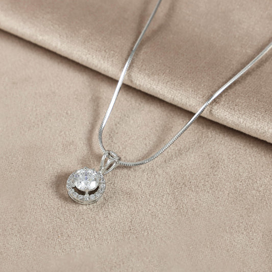 Precious Silver Pendant With Chain