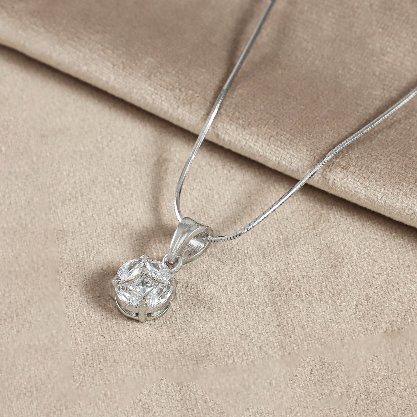 Gleaming Silver Pendant With Chain