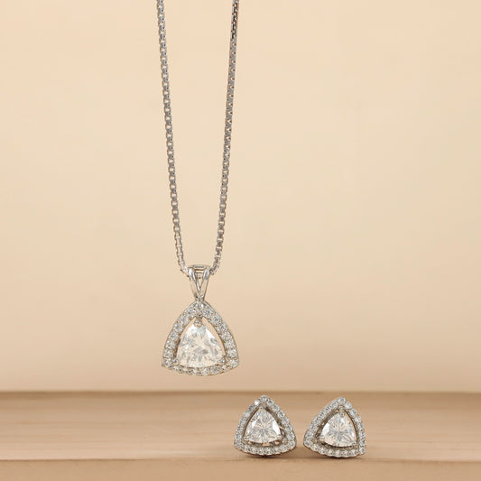 Vinaya Beaming Silver Pendant Set